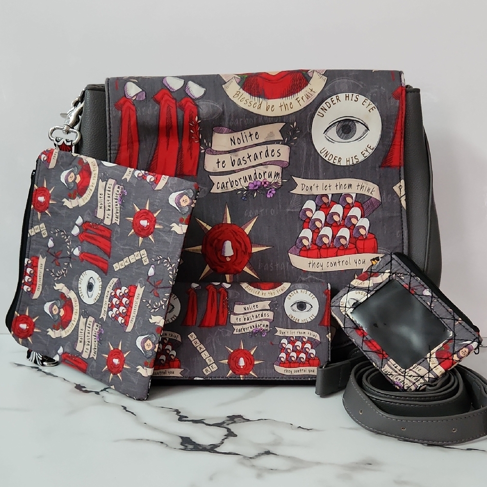 BLESSES BE CROSSBODY BAG WITH ACCESORIES